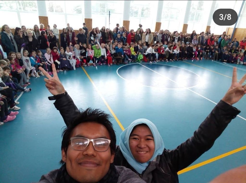 Kids on a school in a volunteer project with AIESEC Slovakia